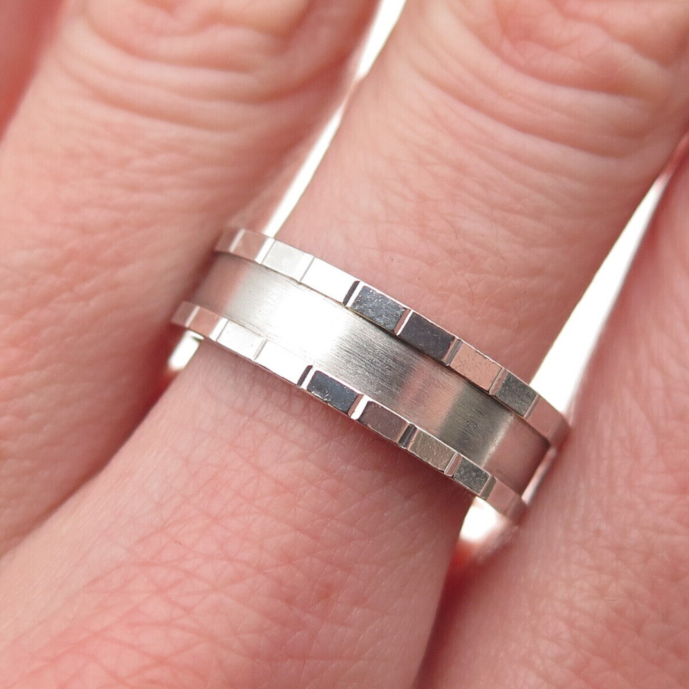 925 Sterling Silver Band Ring Size 7.75